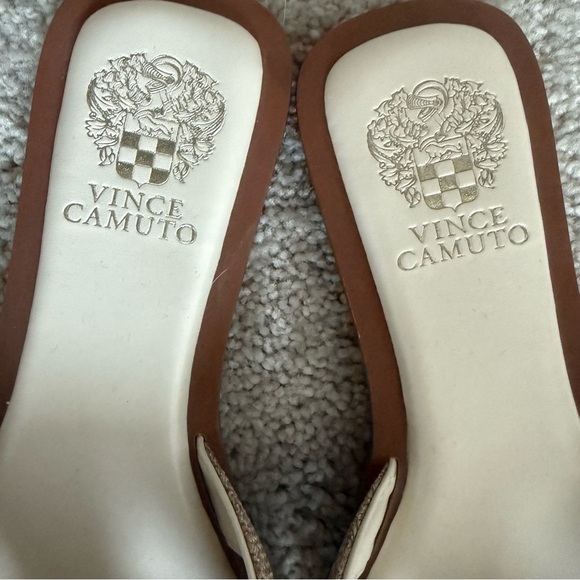 Like New! Vince Camuto Woven Sandals - Size 8M - Picture 2 of 8